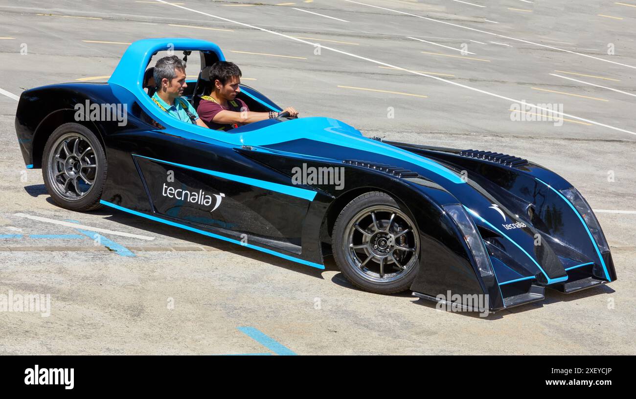 Dynacar, véhicule électrique, chercheurs travaillent dans la voiture électrique, unité industrie, industrie automobile, Centre technologique, Tecnalia recherche & innovation, de Banque D'Images