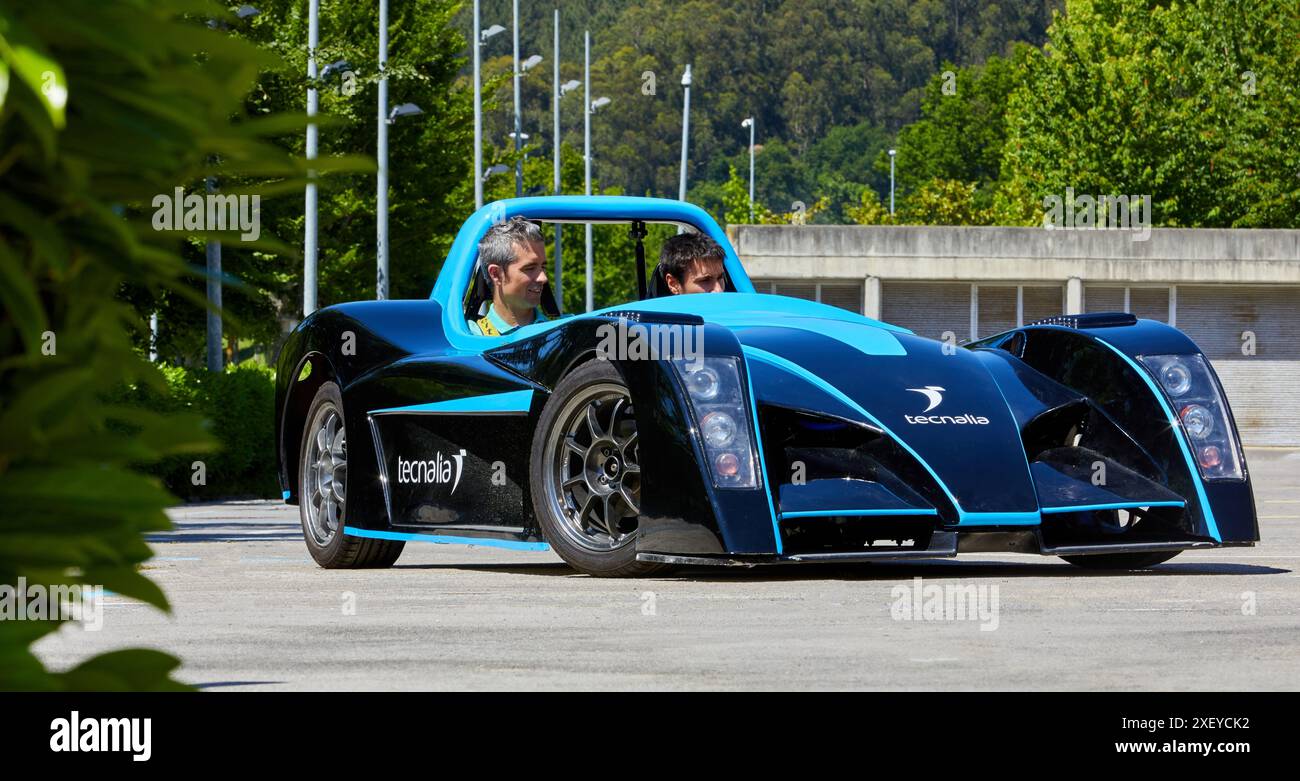 Dynacar, véhicule électrique, chercheurs travaillent dans la voiture électrique, unité industrie, industrie automobile, Centre technologique, Tecnalia recherche & innovation, de Banque D'Images