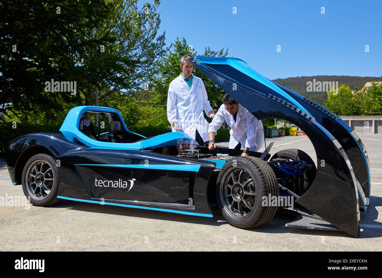 Dynacar, véhicule électrique, chercheurs travaillent dans la voiture électrique, unité industrie, industrie automobile, Centre technologique, Tecnalia recherche & innovation, de Banque D'Images