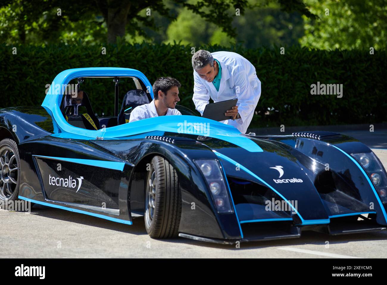 Dynacar, véhicule électrique, chercheurs travaillent dans la voiture électrique, unité industrie, industrie automobile, Centre technologique, Tecnalia recherche & innovation, de Banque D'Images