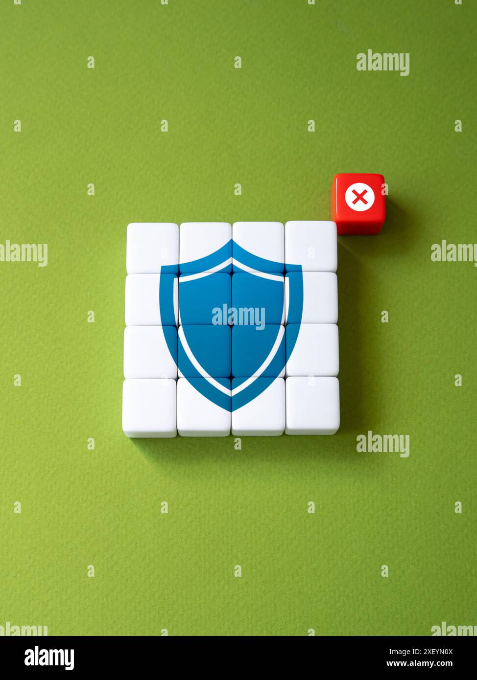 Désactiver la protection. Compromis des systèmes de sécurité et menace de fuite d'informations ou d'infection du système. Cybersécurité des informations personnelles. Banque D'Images