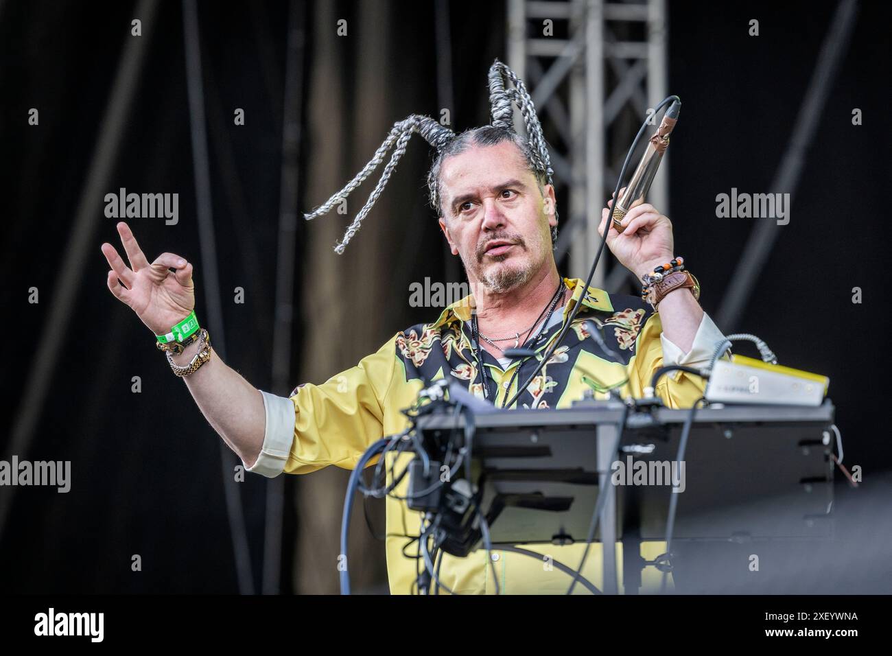 Oslo, Norvège. 27 juin 2024. Le groupe de rock expérimental américain Mr. Bungle donne un concert live lors du festival de musique norvégien tons of Rock 2024 à Oslo. Ici, le chanteur Mike Patton est vu en direct sur scène. Banque D'Images