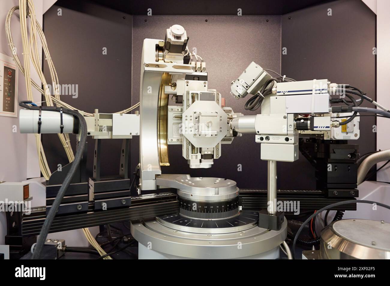 Diffractomètre à rayons X. Services technologiques à l'industrie. TECNALIA recherche & innovation, Donostia, Saint-Sébastien, Gipuzkoa, pays Basque, Espagne. Banque D'Images