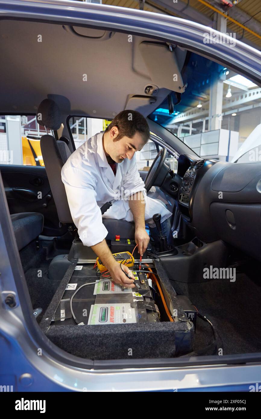Recherche et développement dans les véhicules électriques nouveaux concepts et plate-forme de développement de composants pour les véhicules à propulsion électrique NCV Industry et TR Banque D'Images