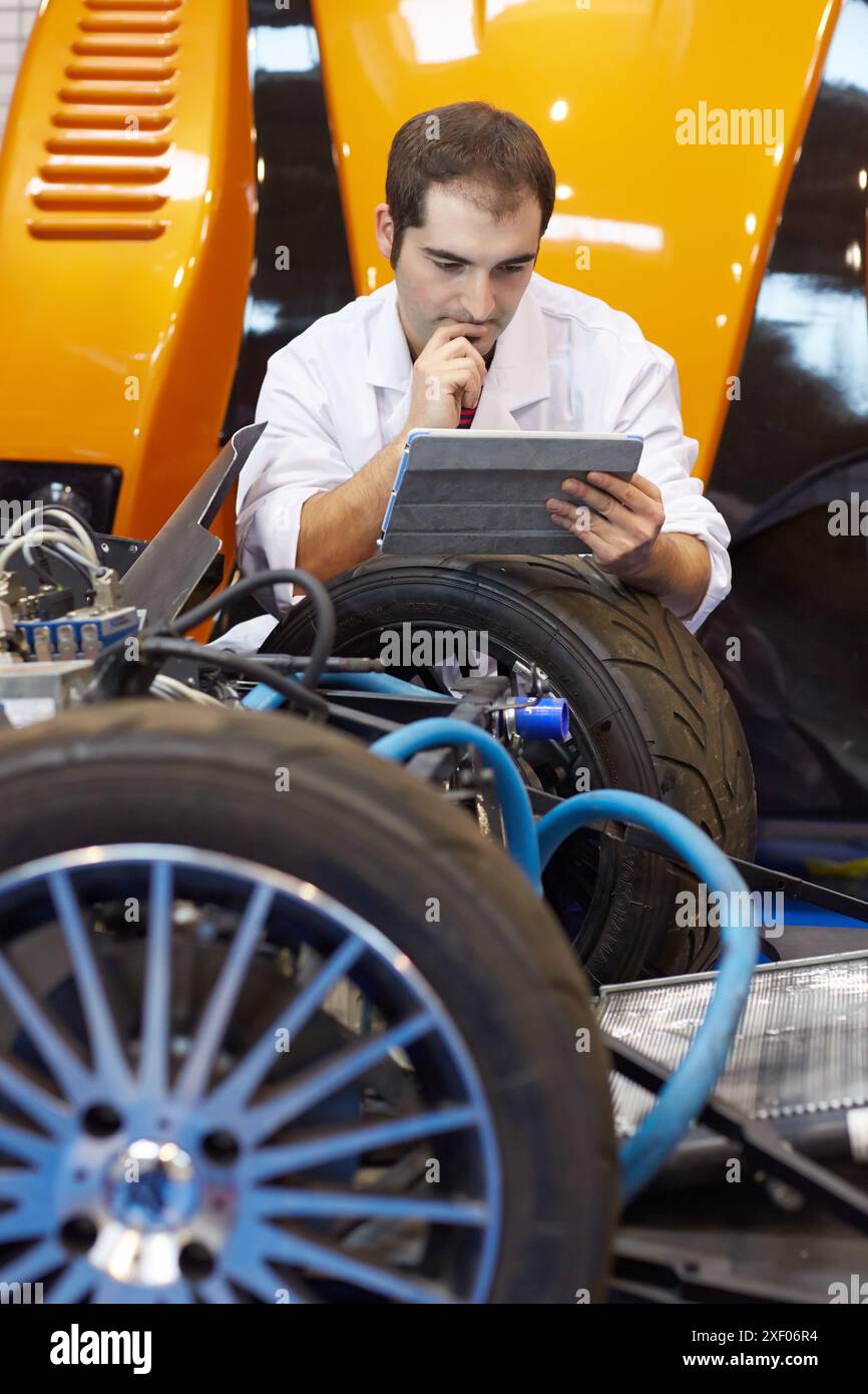 Dynacar voiture électrique recherche et développement en véhicules électriques plateforme de développement de nouveaux concepts et composants pour véhicules à propulsion électrique Banque D'Images