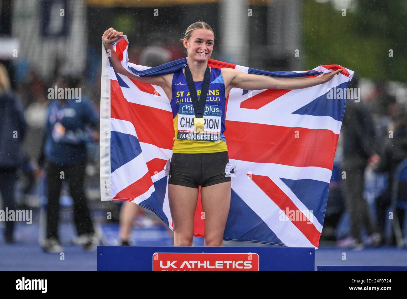 Phoebe Gill remporte l’or au 800m féminin lors du Microplus UK Athletics Championships Day 2 à Manchester Regional Arena, Manchester, Royaume-Uni, le 30 juin 2024 (photo par Craig Thomas/News images) Banque D'Images