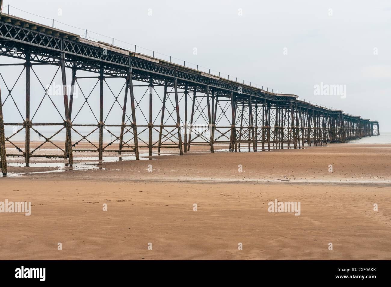 La plage et Queen's Pier à Ramsey, Garff, Île de Man Banque D'Images