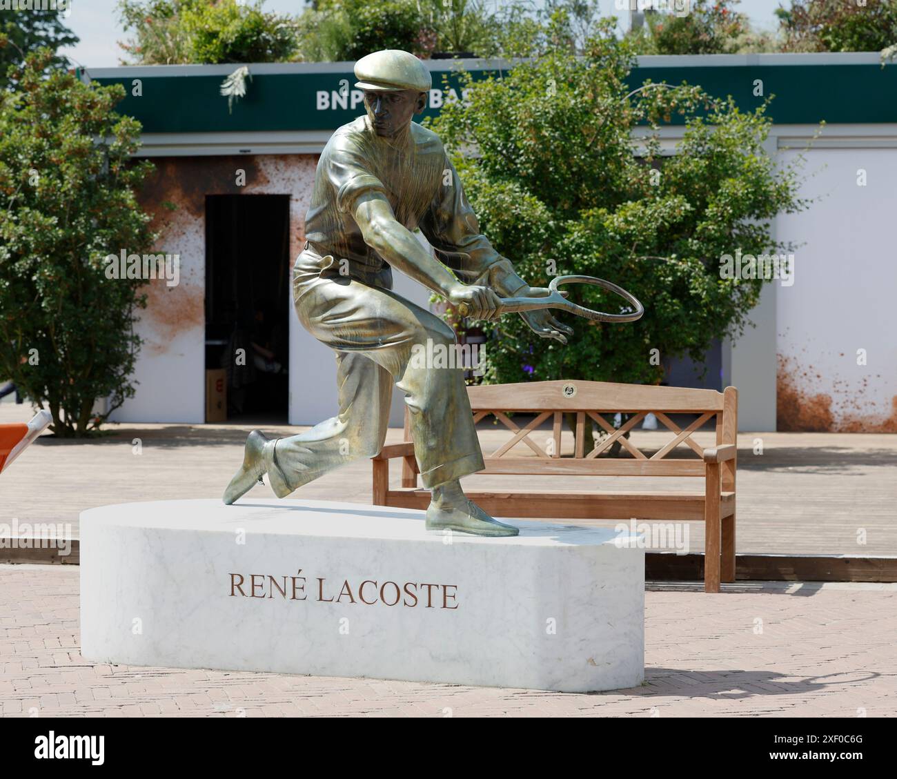 Statue de René Lacoste à Roland Garros, Paris, France. Banque D'Images
