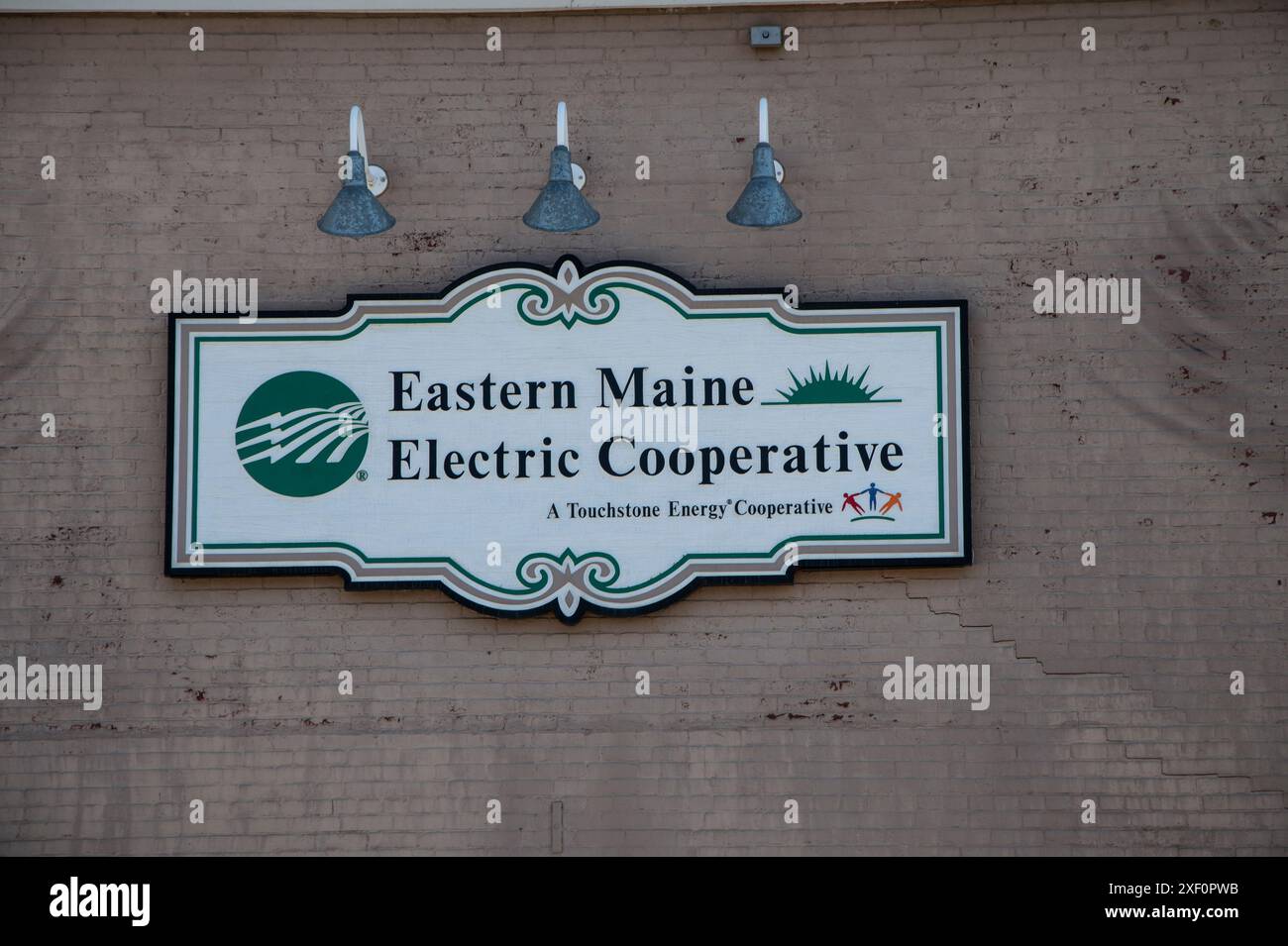 Eastern Maine Electric Cooperative signe sur Union Street dans le centre-ville de Calais, Maine, États-Unis Banque D'Images