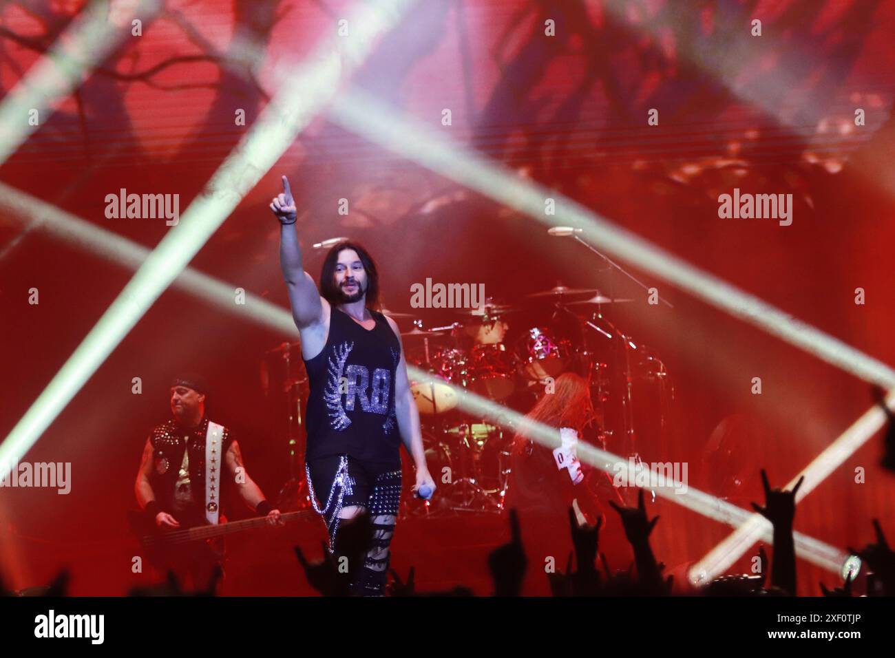 29 juin 2024, Mexico, Ciudad de Mexico, Mexique : Rafael Blas chanteur du groupe de folk metal espagnol MÃ¤Go de Oz, joue dans le cadre de la tournée Feliz No CumpleaÃ±os 2024 au Mexico City Arena. (Crédit image : © Carlos Santiago/eyepix via ZUMA Press Wire) USAGE ÉDITORIAL SEULEMENT! Non destiné à UN USAGE commercial ! Banque D'Images