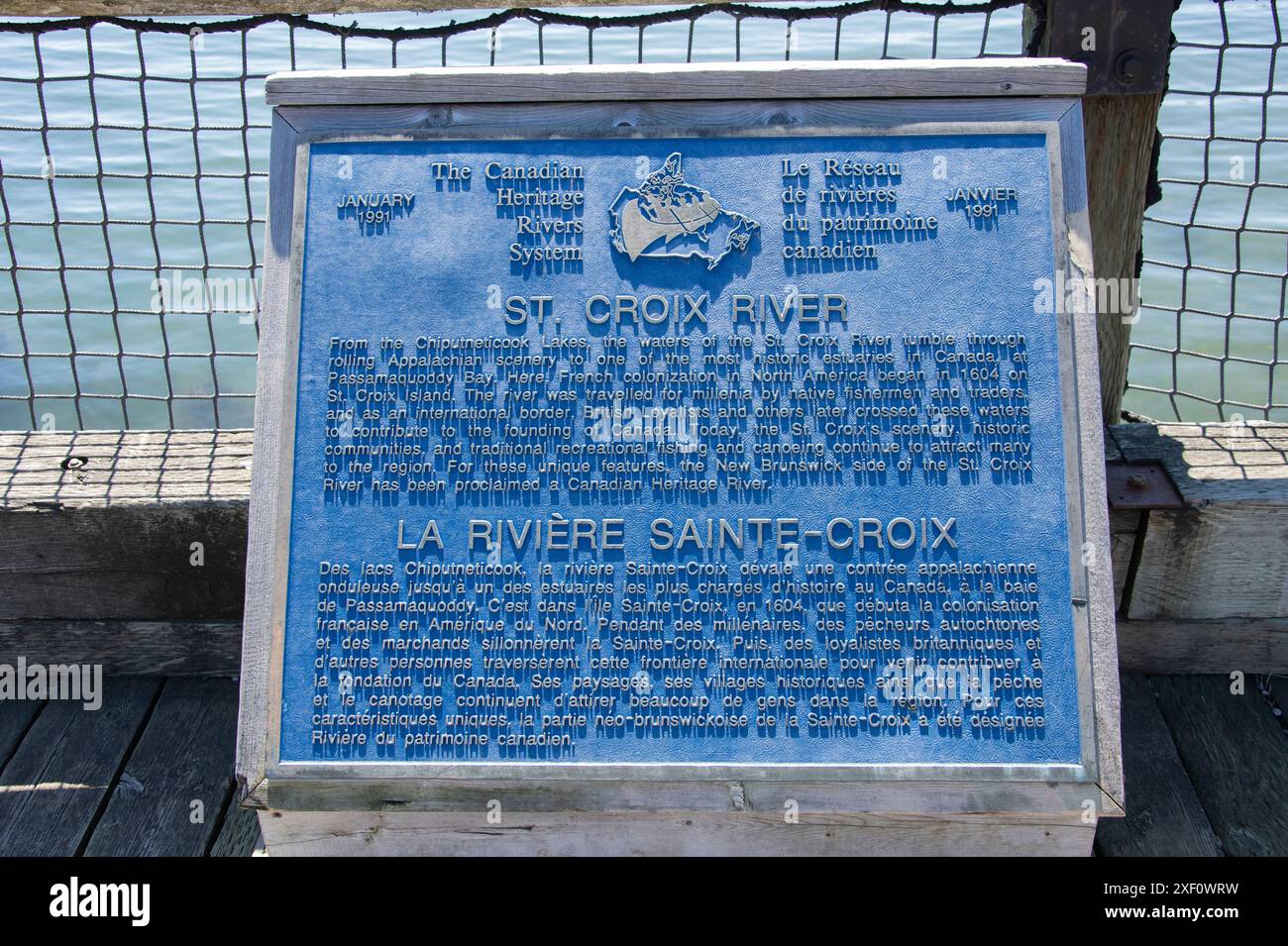 Plaque Canadian Heritage Rivers System sur la rivière Croix dans le centre-ville de Andrews, Nouveau-Brunswick, Canada Banque D'Images