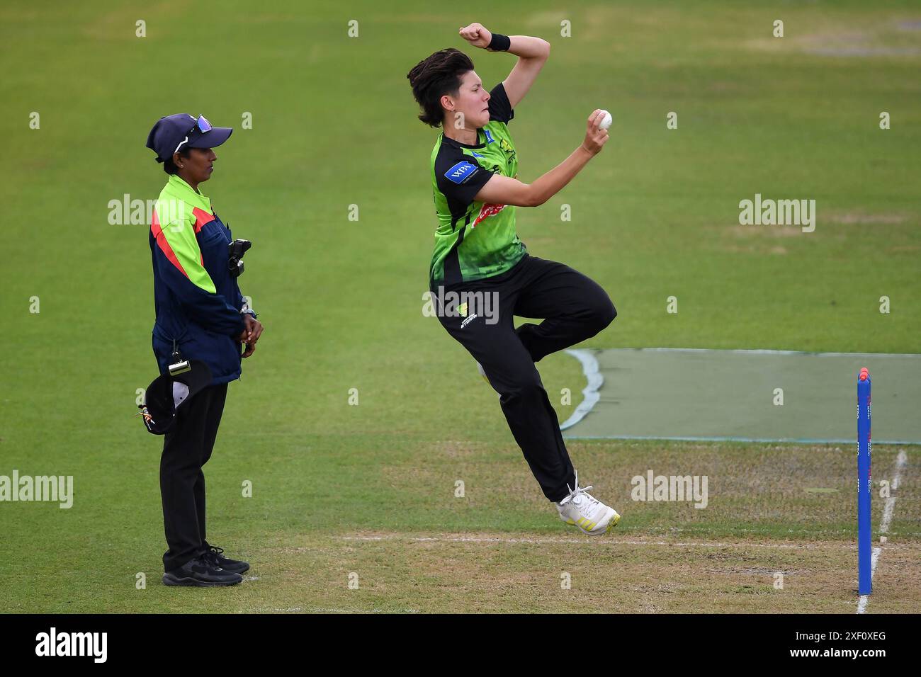 Hove, Royaume-Uni. 30 juin 2024. Issy Wong de Western Storm Bowling lors du Rachel Heyhoe Flint Trophy match entre Southern Vipers et Western Storm au 1st Central County Ground. Crédit : Dave Vokes/Alamy Live News Banque D'Images