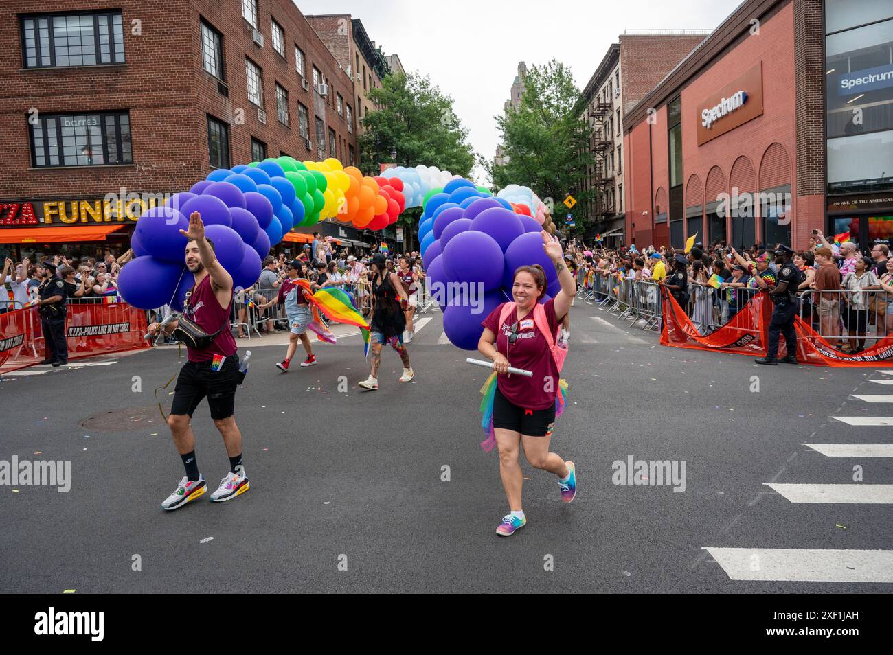 New York, États-Unis. 30 juin 2024. Des milliers de personnes ont emprunté la route de la New York City Pride March de Chelsea à Greenwich Village pour célébrer et profiter du festival annuel. Crédit : M. Stan Reaves/Alamy Live News Banque D'Images