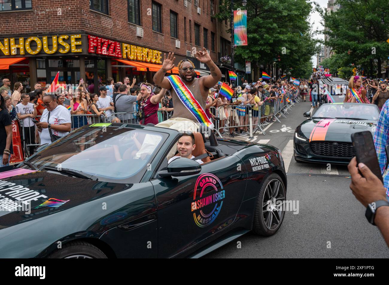 New York, États-Unis. 30 juin 2024. Des milliers de personnes ont emprunté la route de la New York City Pride March de Chelsea à Greenwich Village pour célébrer et profiter du festival annuel. Crédit : M. Stan Reaves/Alamy Live News Banque D'Images