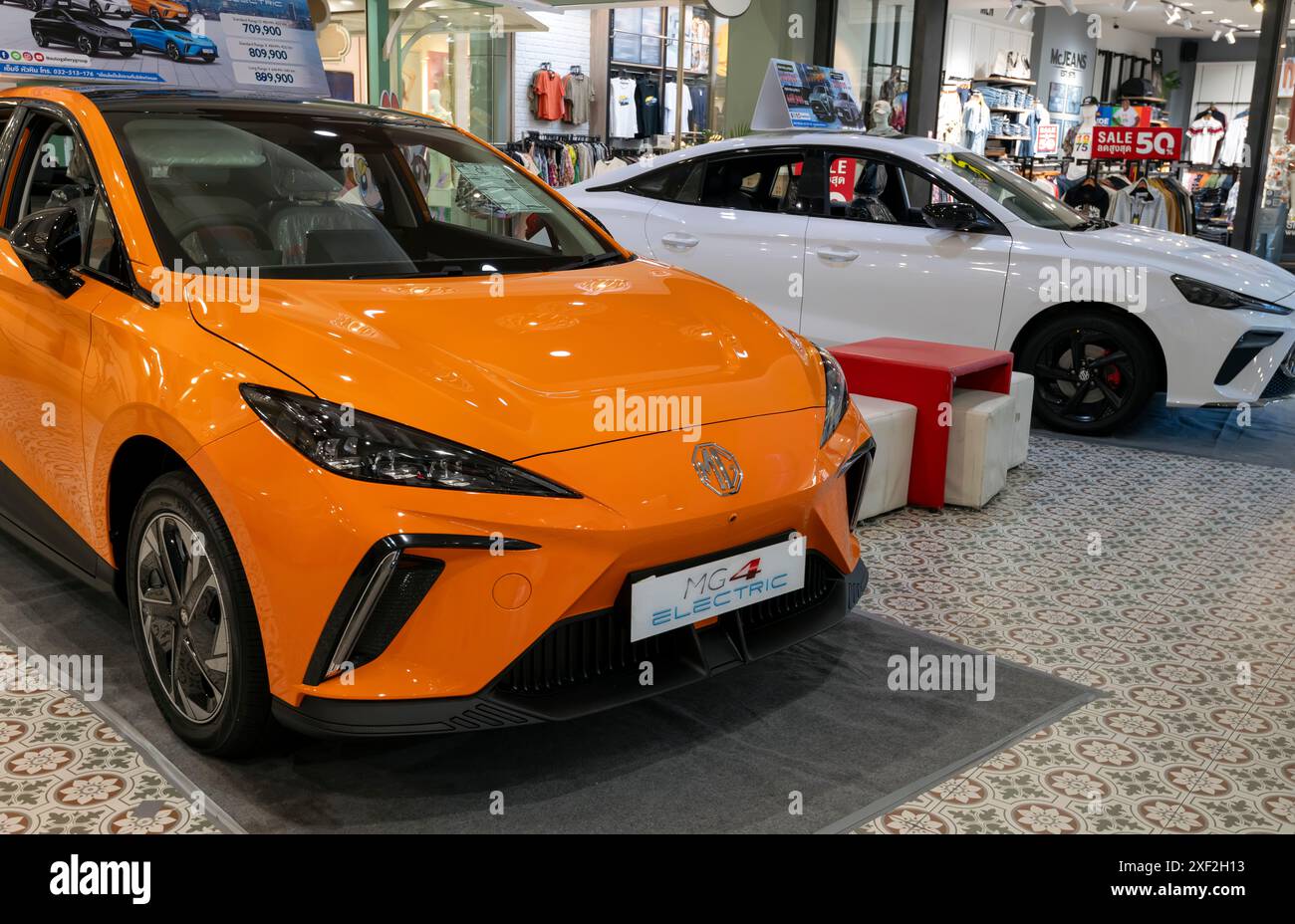 Nouvelles voitures électriques fabriquées par MG, Bangkok, Thaïlande. Banque D'Images