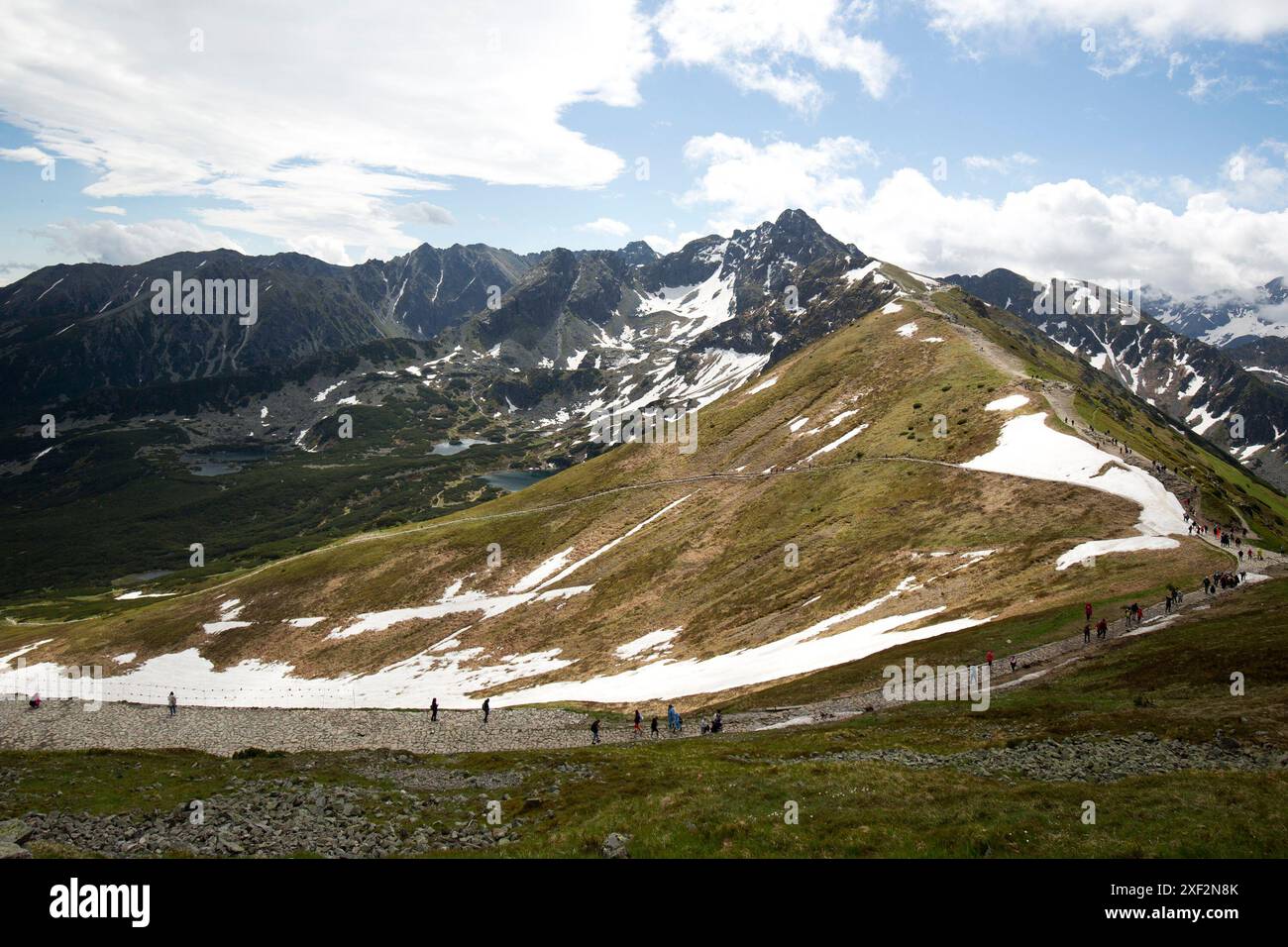 Paysage avec des montagnes polonaises - au printemps Banque D'Images