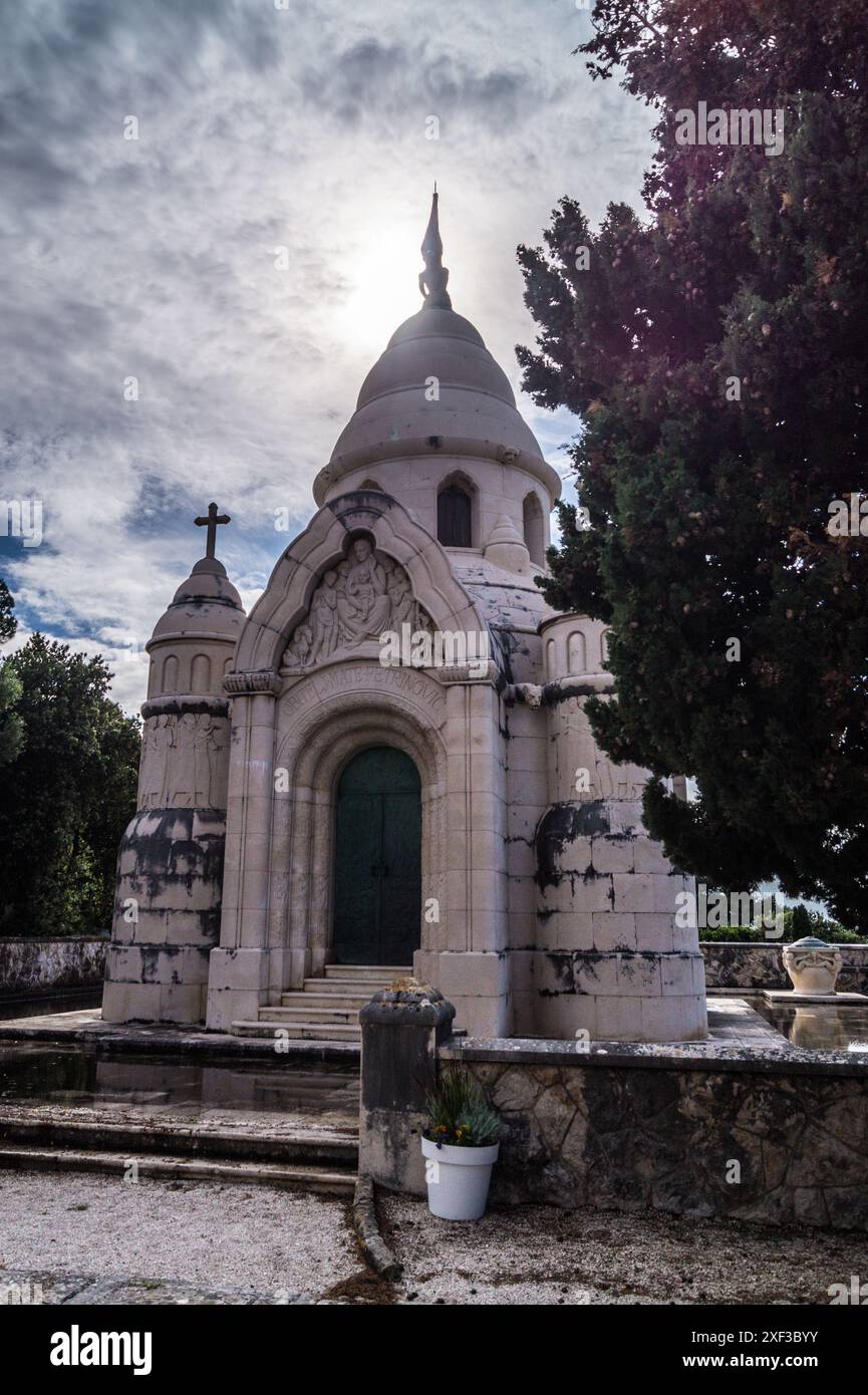 Mausolée de la famille Petrinovic, de Toma Rosandić, style néo-byzantin, 1924-7, cimetière de Supetar, Supetar, île de Brac, Croatie Banque D'Images