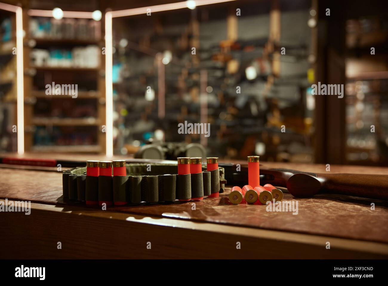 Cartouche de balles et chaîne de ceinture pour le stockage dans le magasin d'armes Banque D'Images