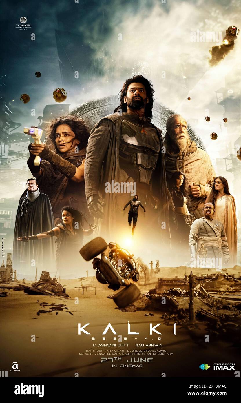 Kalki 2898-AD (2024) réalisé par Nag Ashwin et mettant en vedette Prabhas, Amitabh Bachchan et Kamal Haasan. Le film indien le plus cher à ce jour, une aventure épique de science-fiction sur un avatar moderne de Vishnu, un Dieu hindou, qui est censé être descendu sur terre pour protéger le monde des forces du mal. Affiche indienne une feuille ***USAGE ÉDITORIAL SEULEMENT***. Crédit : BFA / Vyjayanthi films Banque D'Images