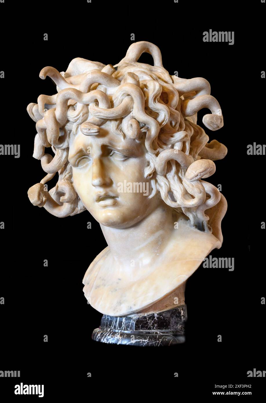Buste de la Méduse du milieu du XVIIe siècle de la mythologie grecque, par Gianlorenzo Bernini au Musée Capitole, Rome, Italie Banque D'Images