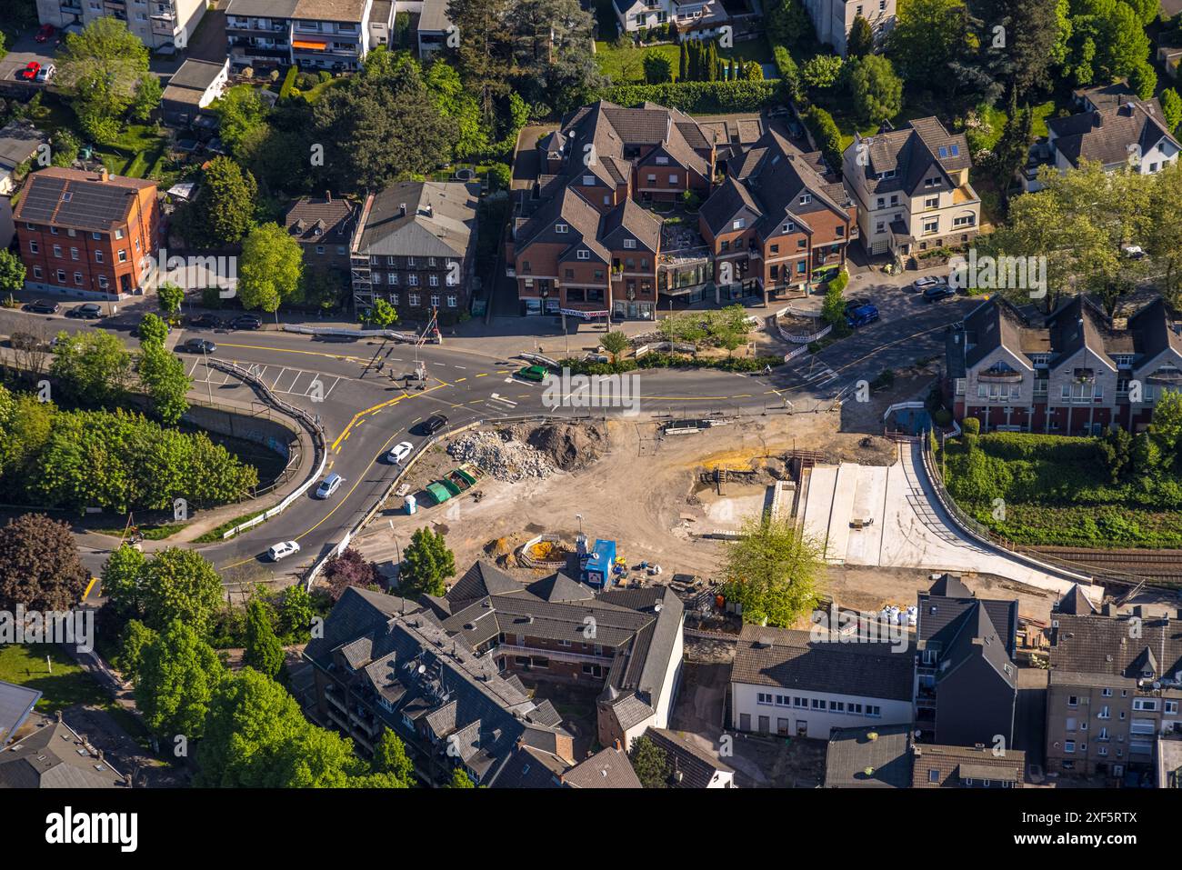 Vue aérienne, chantier de construction et rénovation dans le centre-ville Kaiserstraße rond-point, pont et voies ferrées, Wetter, région de la Ruhr, Nord RHI Banque D'Images