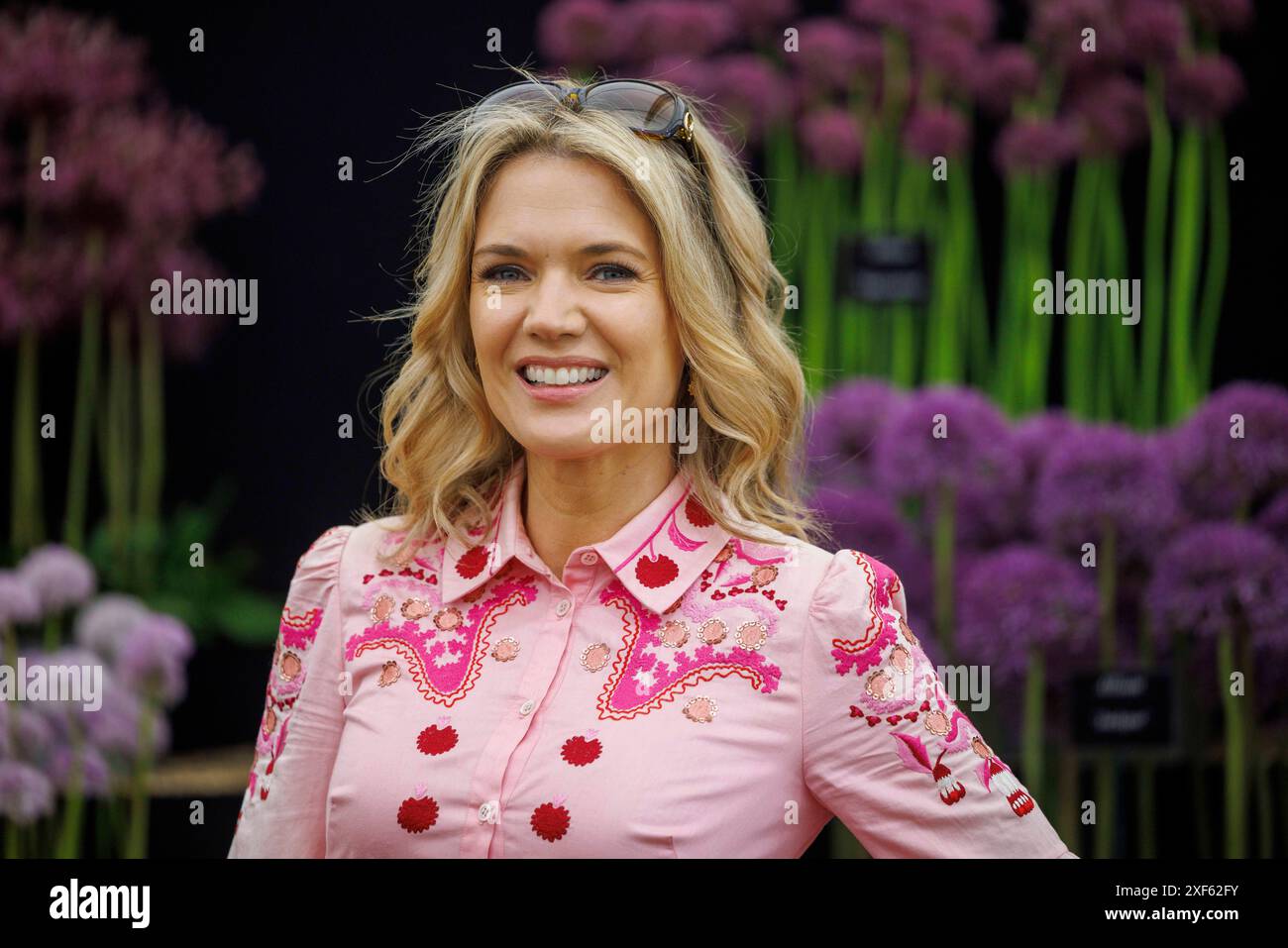 Londres, Royaume-Uni. 1er juillet 2024. Charlotte Hawkins, présentatrice à la télévision et à la radio. Journée presse au RHS Hampton court Flower Show. Crédit : Mark Thomas/Alamy Live News Banque D'Images