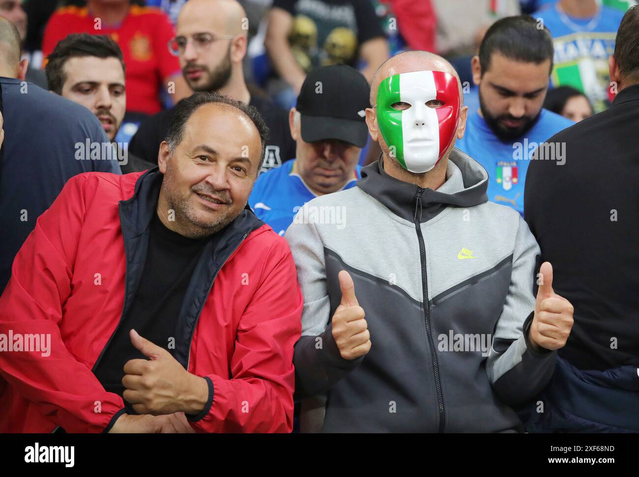 Gelsenkirchen, Deutschland. 20 juin 2024. firo : 20.06.2024, Football, Football : UEFA EURO 2024, EM, Championnat d'Europe 2024, phase de groupes, M16, match 16, Espagne, ESP - Italie, Ita fans of Italy crédit : dpa/Alamy Live News Banque D'Images