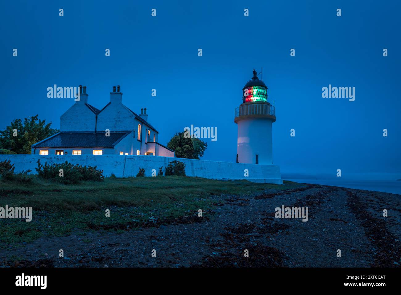 Géographie / voyage, Grande-Bretagne, Écosse, Phare de Corran point sur le Loch Linnhe en soirée, ADDITIONAL-RIGHTS-CLEARANCE-INFO-NOT-AVAILABLE Banque D'Images