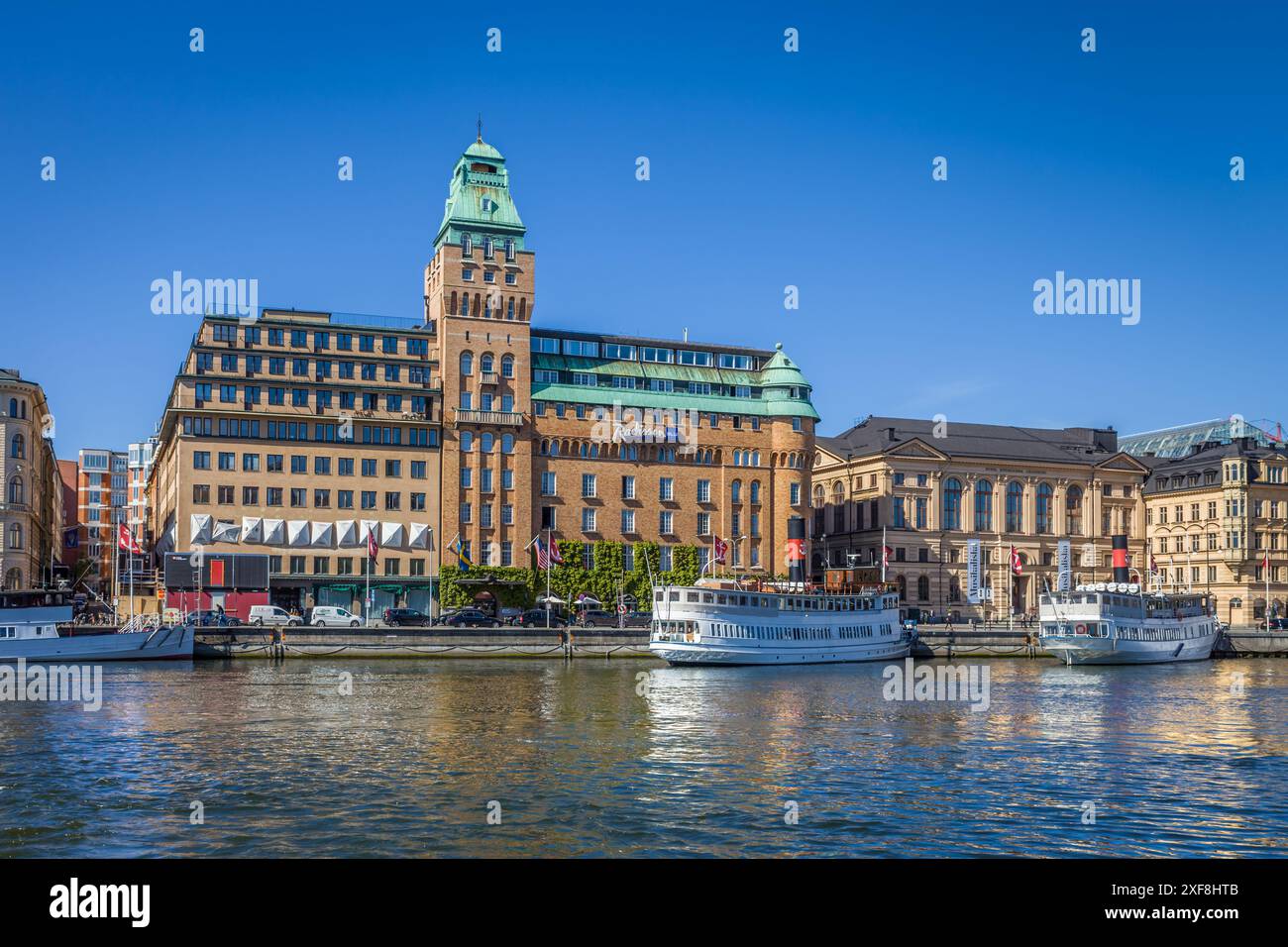 Géographie / voyage, Suède, port de Stockholm avec des hôtels historiques et des ferries, ADDITIONAL-RIGHTS-LEARANCE-INFO-NOT-AVAILABLE Banque D'Images