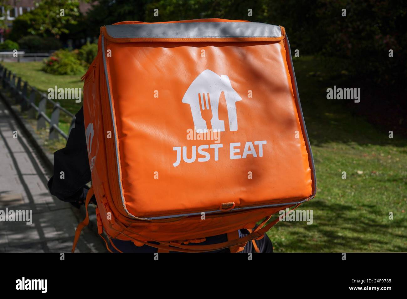 Southampton Angleterre 25 juin 2024 - Just Eat service de livraison à emporter au Royaume-Uni. sac à dos de livreur de nourriture sur le vélo Banque D'Images
