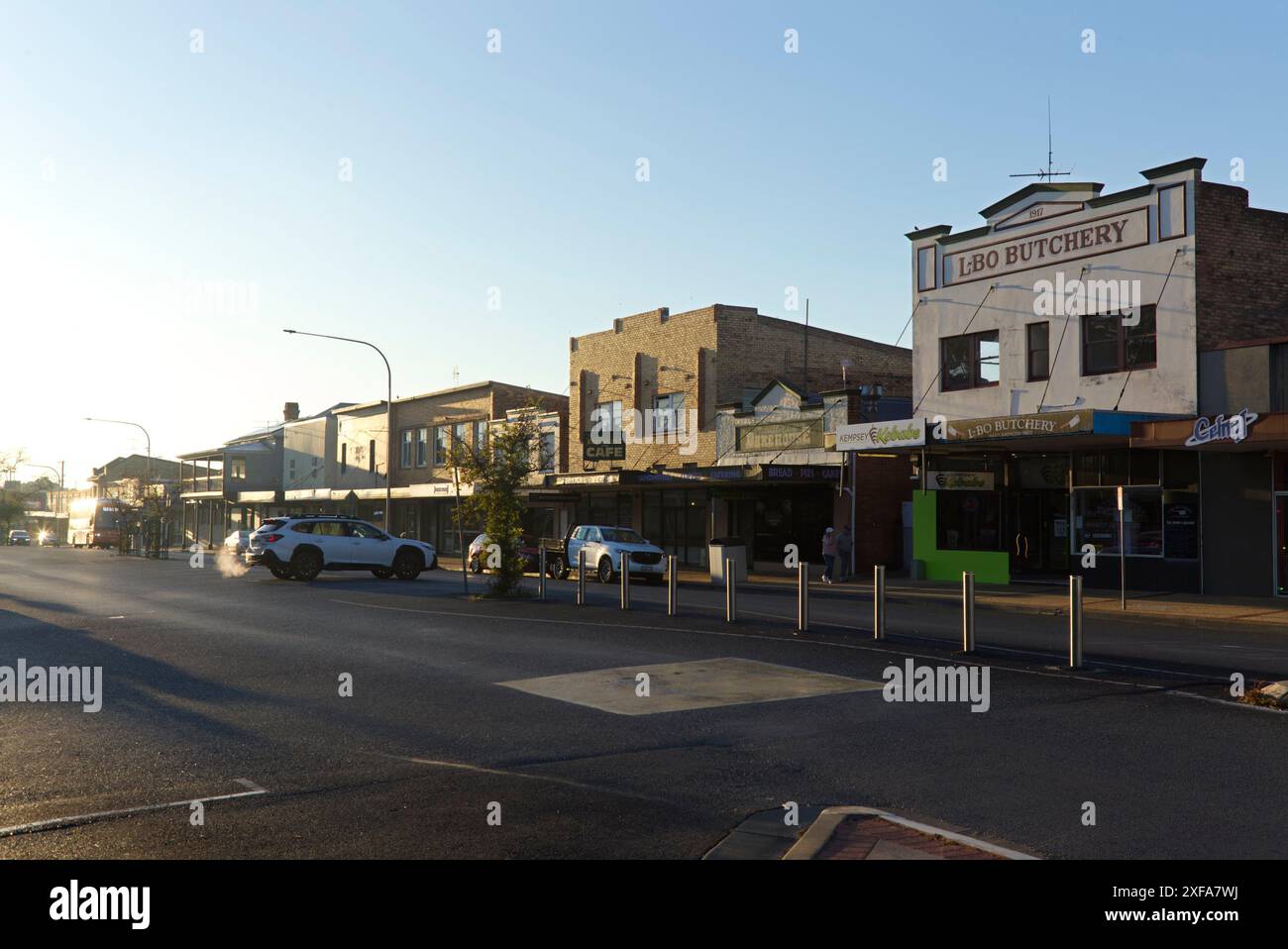 Une scène de lever de soleil sereine dans la ville de West Kempsey, Nouvelle-Galles du Sud, Australie. Banque D'Images
