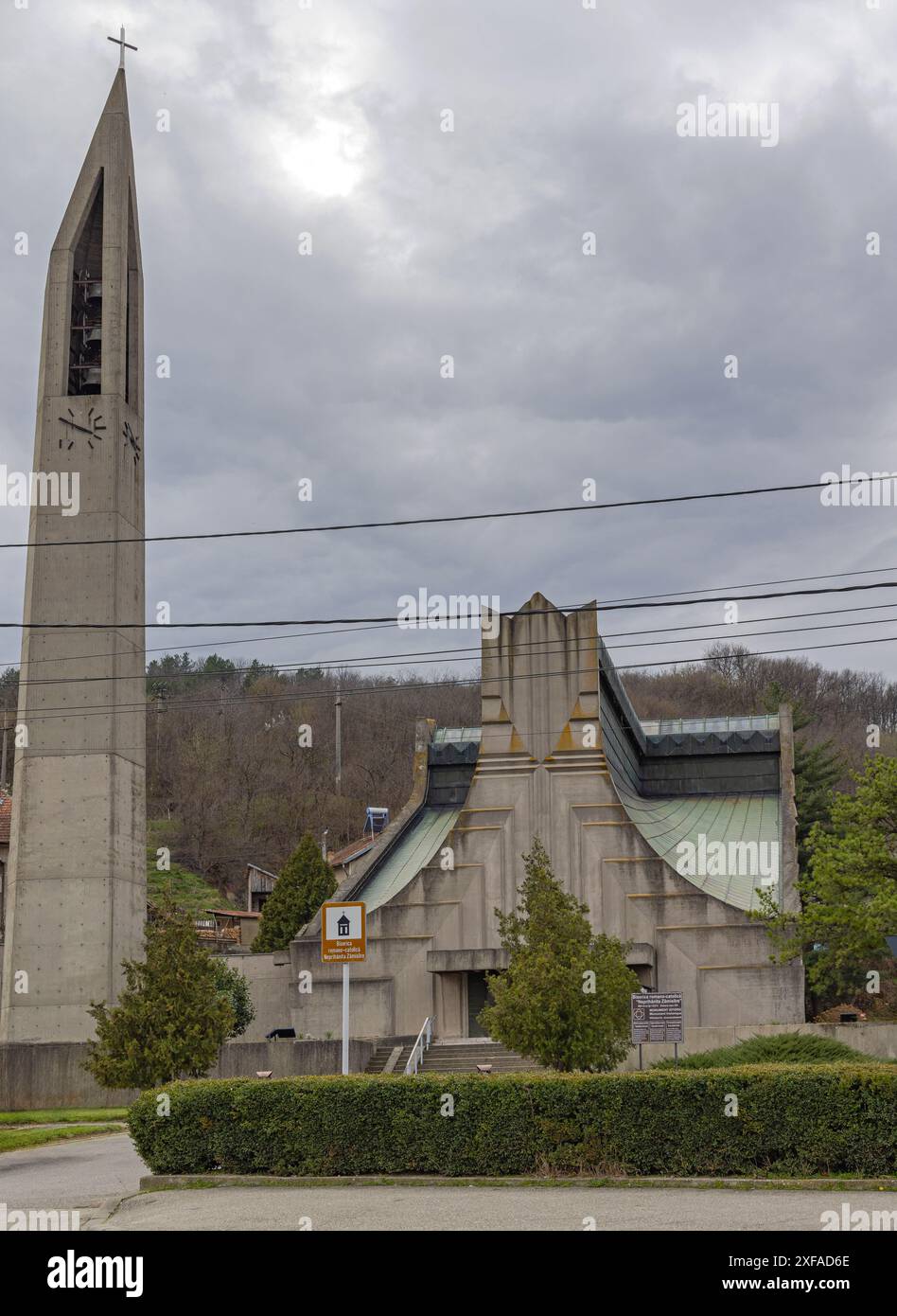 Bâtiment en béton Église pentecôtiste Biserica lieu de culte protestant à Orsova Roumanie Banque D'Images