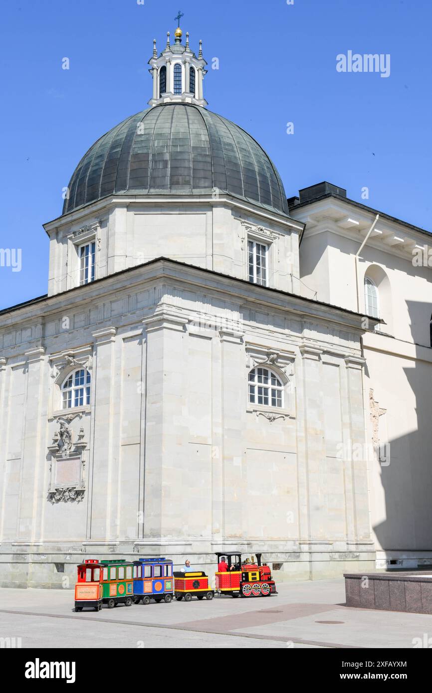 Vilnius, Lituanie - 26 mai 2024 : vue de la cathédrale de Vilnius en Lituanie Banque D'Images