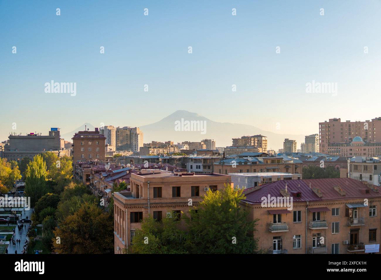 Coucher de soleil sur Erevan avec le mont Ararat en arrière-plan Banque D'Images