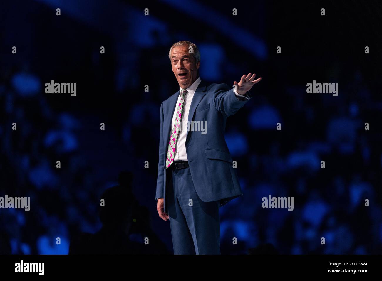 Nigel Farage, leader du parti au « rassemblement pour la réforme » au NEC de Birmingham, la plus grande réunion de masse du leader de la réforme britannique de la campagne le dimanche 30 juin 2024 Banque D'Images