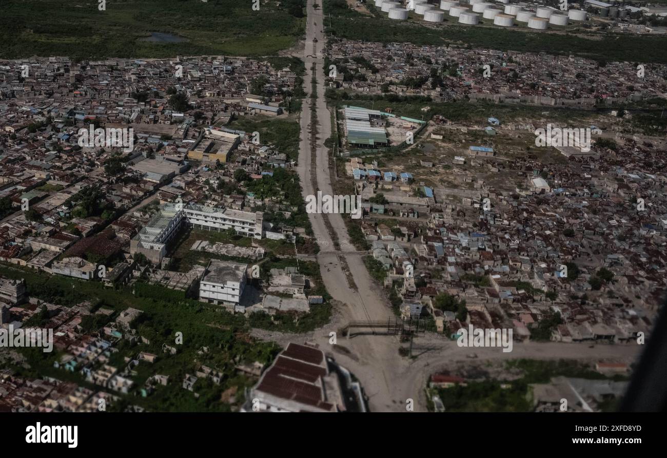 Port-au-Prince, Port-au-Prince, Haïti. 1er juillet 2024. Vue aérienne d'un des secteurs de Port au Prince (crédit image : © Hector Adolfo Quintanar Perez/ZUMA Press Wire) USAGE ÉDITORIAL SEULEMENT! Non destiné à UN USAGE commercial ! Banque D'Images