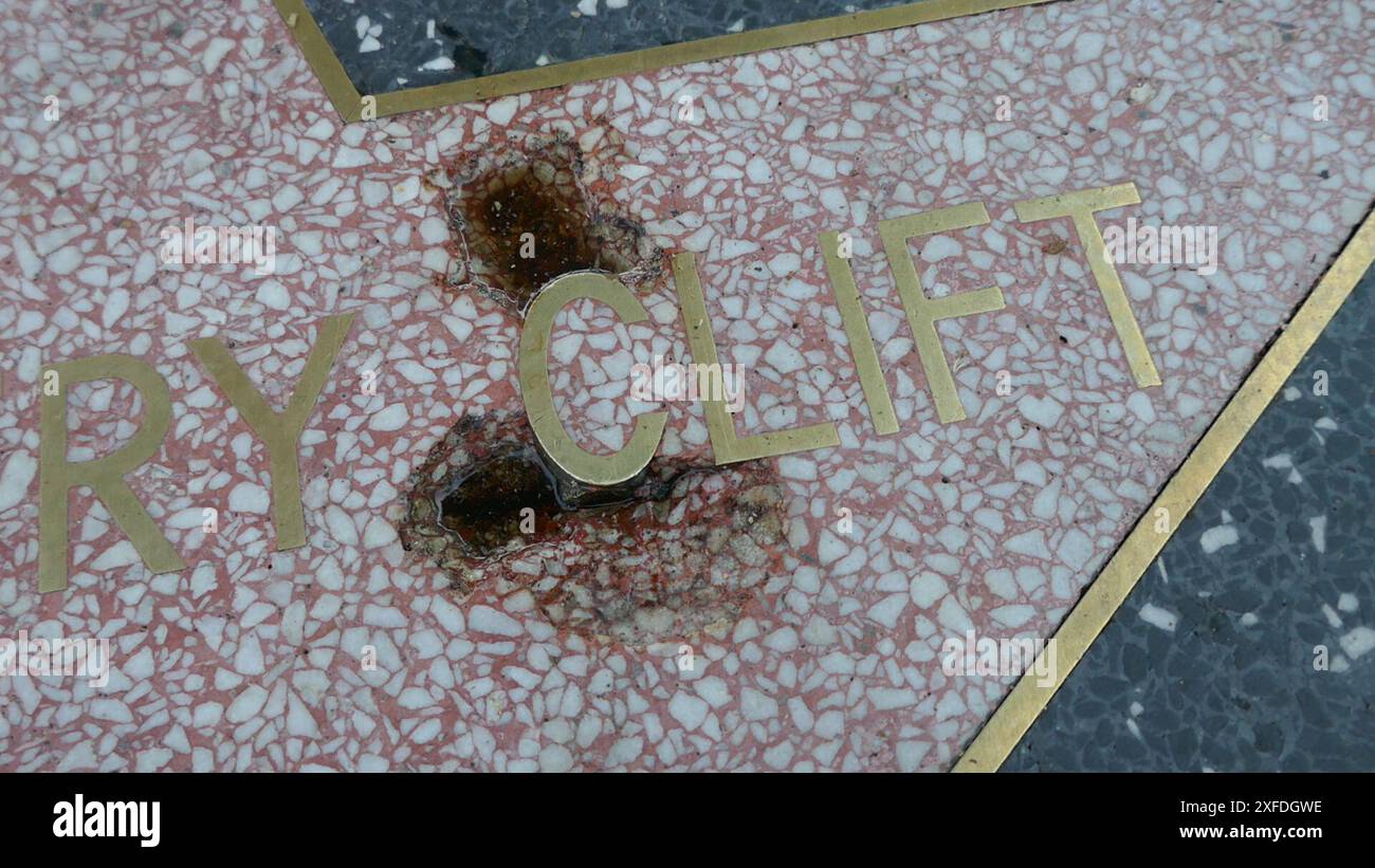 Los Angeles, Californie, USA 2 juillet 2024 acteur Montgomery Clift Star, cassé et craqué sur Hollywood Walk of Fame le 2 juillet 2022 à Los Angeles, Californie, USA. Photo de Barry King/Alamy Stock photo Banque D'Images