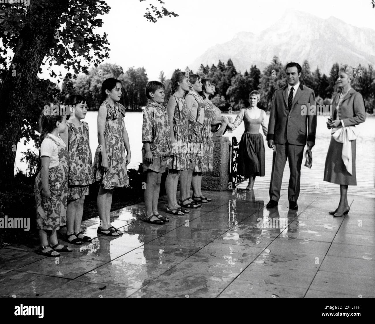 KYM KARATH DEBBIE TURNER ANGELA CARTWRIGHT DUANE CHASSE HEATHER MENZIES NICHOLAS HAMMOND CHARMIAN CARR JULIE ANDREWS CHRISTOPHER PLUMMER et ELEANOR PARKER dans LE SON DE LA MUSIQUE 1965 réalisateur ROBERT WISE Music Richard Rodgers paroles Oscar Hammerstein II Robert Wise Productions / Argyle Enterprises / Twentieth Century Fox Banque D'Images