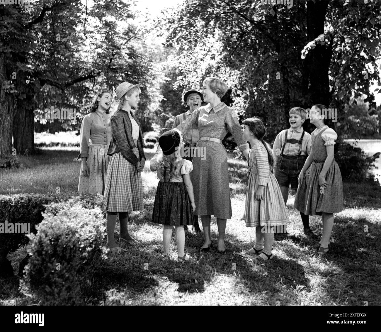 CHARMIAN CARR HEATHER MENZIES KYM KARATH NICHOLAS HAMMOND JULIE ANDREWS DEBBIE TURNER DUANE CHASE et ANGELA CARTWRIGHT dans LE SON DE LA MUSIQUE 1965 réalisateur ROBERT WISE Music Richard Rodgers paroles Oscar Hammerstein II Robert Wise Productions / Argyle Enterprises / Twentieth Century Fox Banque D'Images