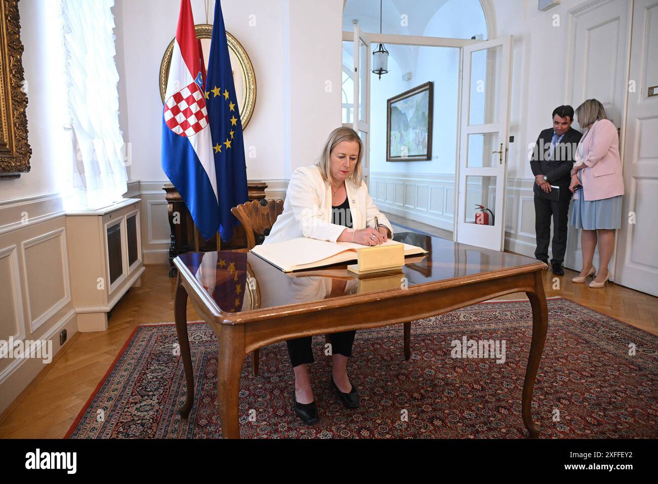 Zagreb, Croatie, 020724. Jutta Urpilainen, commissaire de la Commission européenne pour les partenariats internationaux, rend visite au premier ministre croate Andrej Plenkovic. Photo : Goran Mehkek / CROPIX Zagreb Croatie Copyright : xxGoranxMehkekx/xCROPIXx plenkovic urpilainen8-020724 Banque D'Images