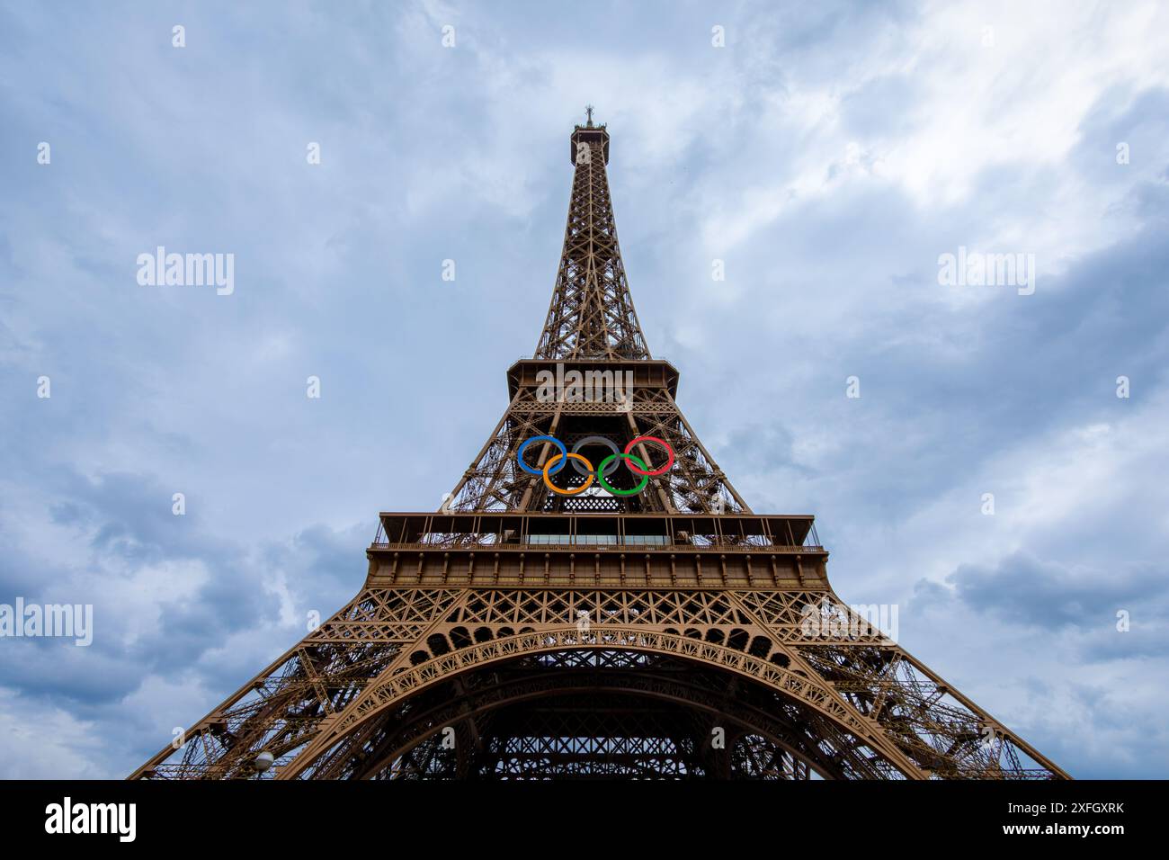 Paris 2024 et Tour Eiffel, Jeux Olympiques à Paris, France Photo Stock