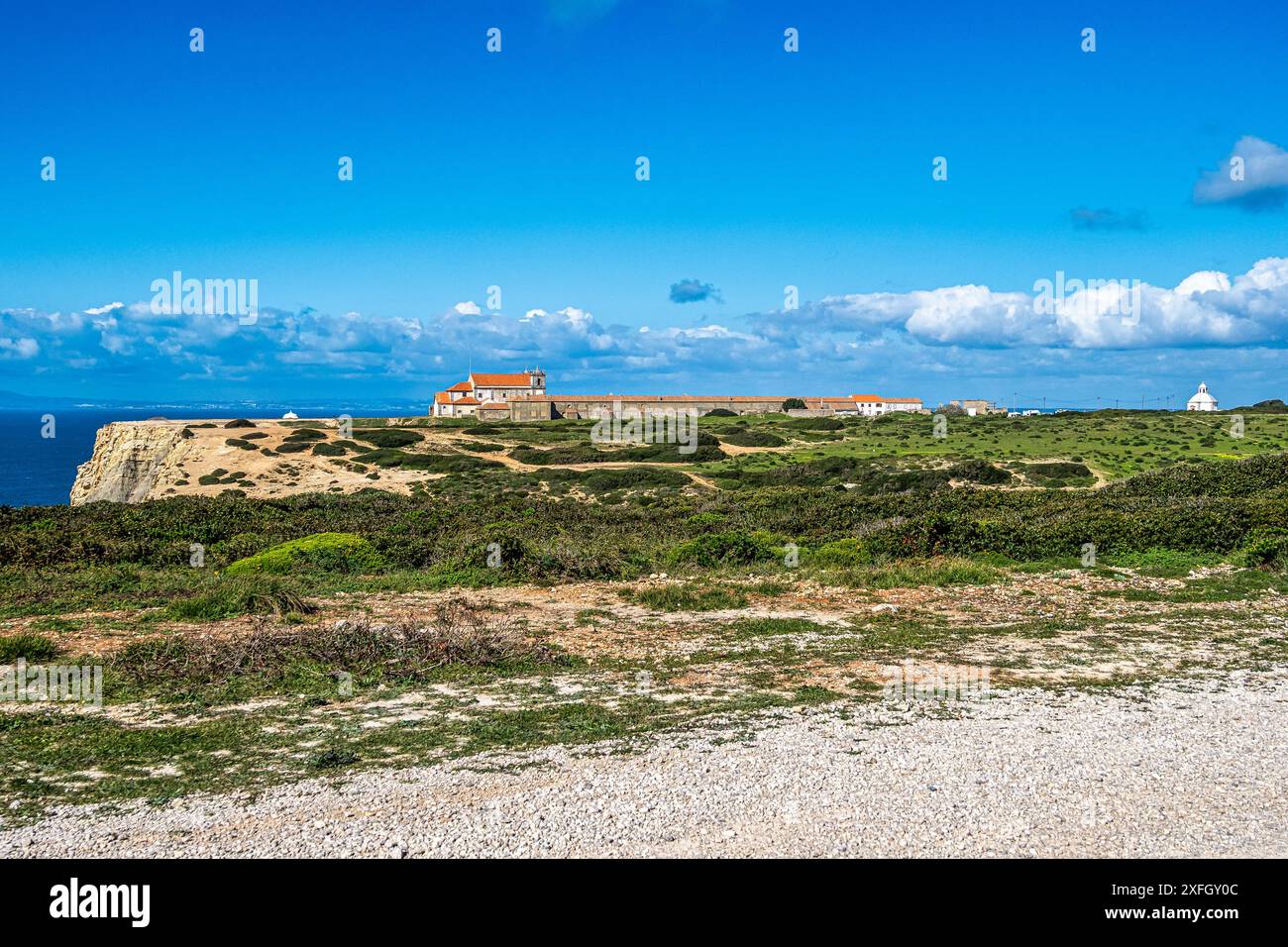 Le sanctuaire complexe Santuario de Nossa Senhora do Cabo Espichel, qui comprend l'église encore en usage aujourd'hui, situé à l'ouest de Sesimbra, Port Banque D'Images