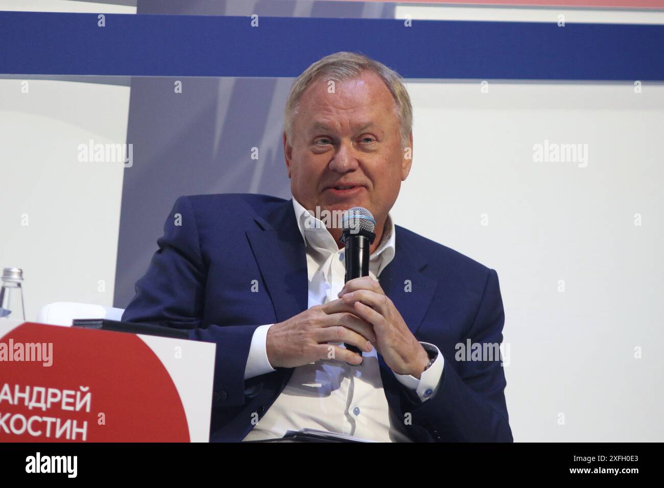 Saint-Pétersbourg, Russie. 03 juillet 2024. Andrey Kostin, Président et Président du Directoire de VTB Bank public joint-Stock Companies (PJSC), assiste à la session plénière Growth Unstraints dans le cadre du Congrès financier de la Banque de Russie. Crédit : SOPA images Limited/Alamy Live News Banque D'Images