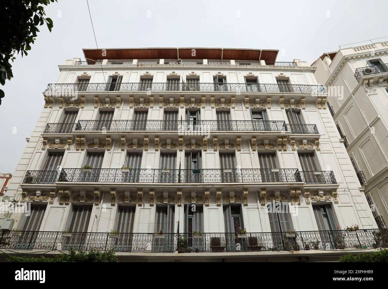 Bâtiment de l'époque coloniale française à Alger Banque D'Images