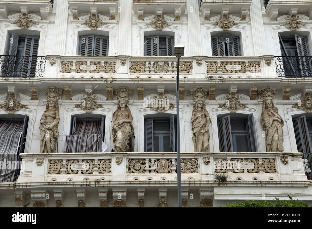 Bâtiment de l'époque coloniale française à Alger Banque D'Images