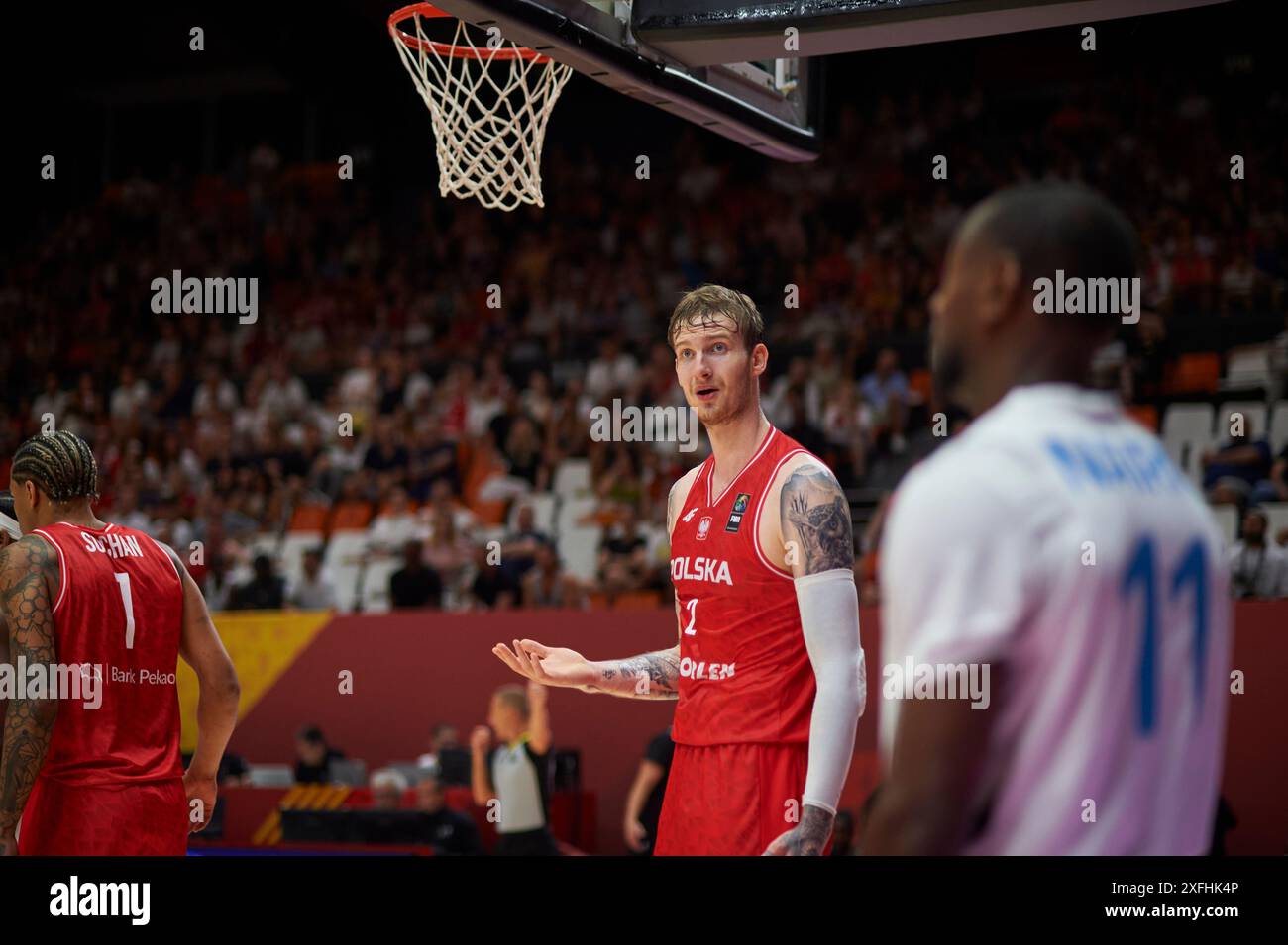 Aleksander Balcerowski de l'équipe polonaise vu en action pendant le match entre les Bahamas et la Pologne dans le tournoi de qualification olympique FIBA Espagne 2024 Gro Banque D'Images