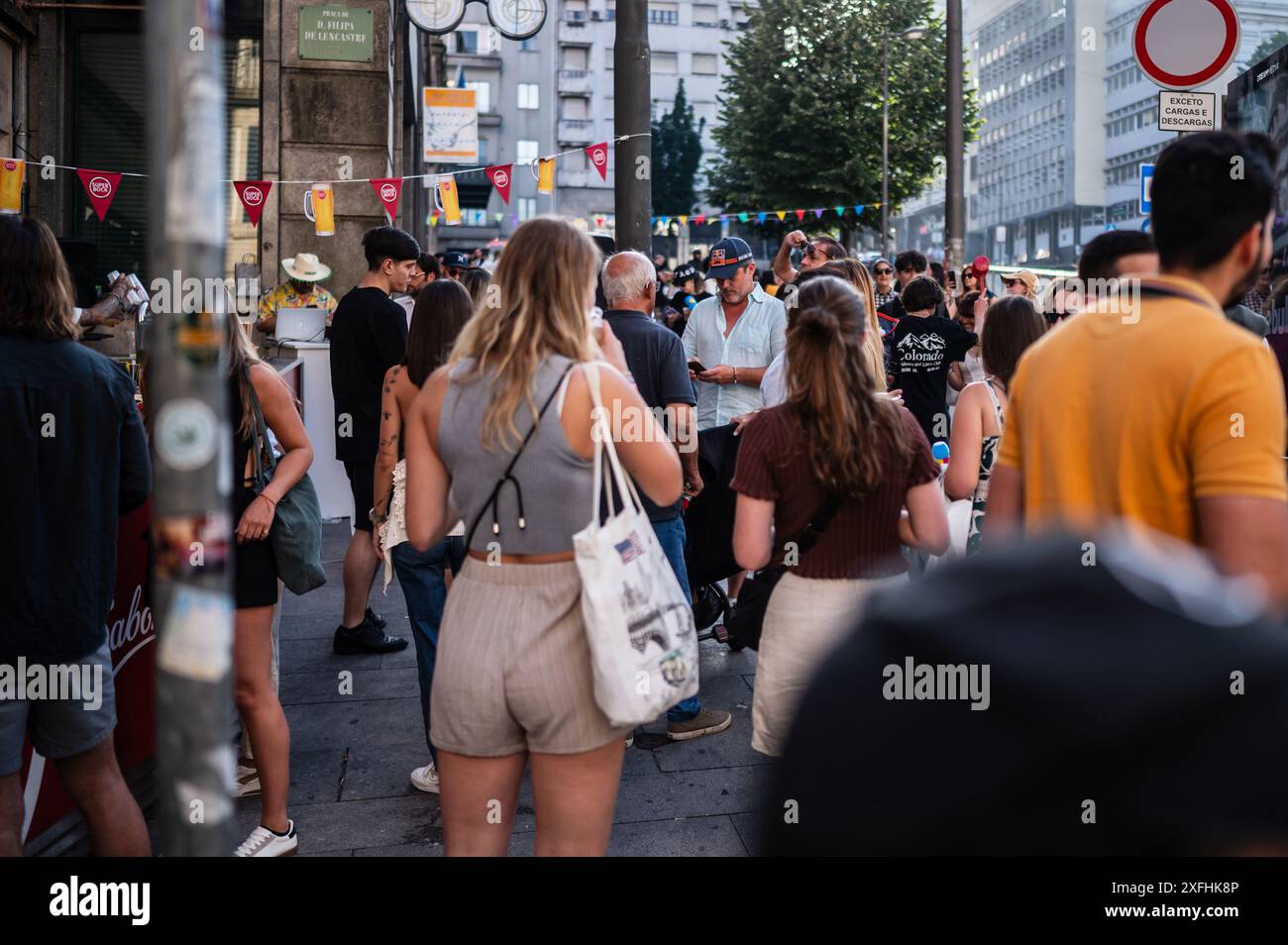 Fête de Saint Jean de Porto (Festa de São João do Porto ) pendant le milieu de l'été, dans la nuit du 23 juin (Saint Jean), dans la ville de Porto, Portugal Banque D'Images