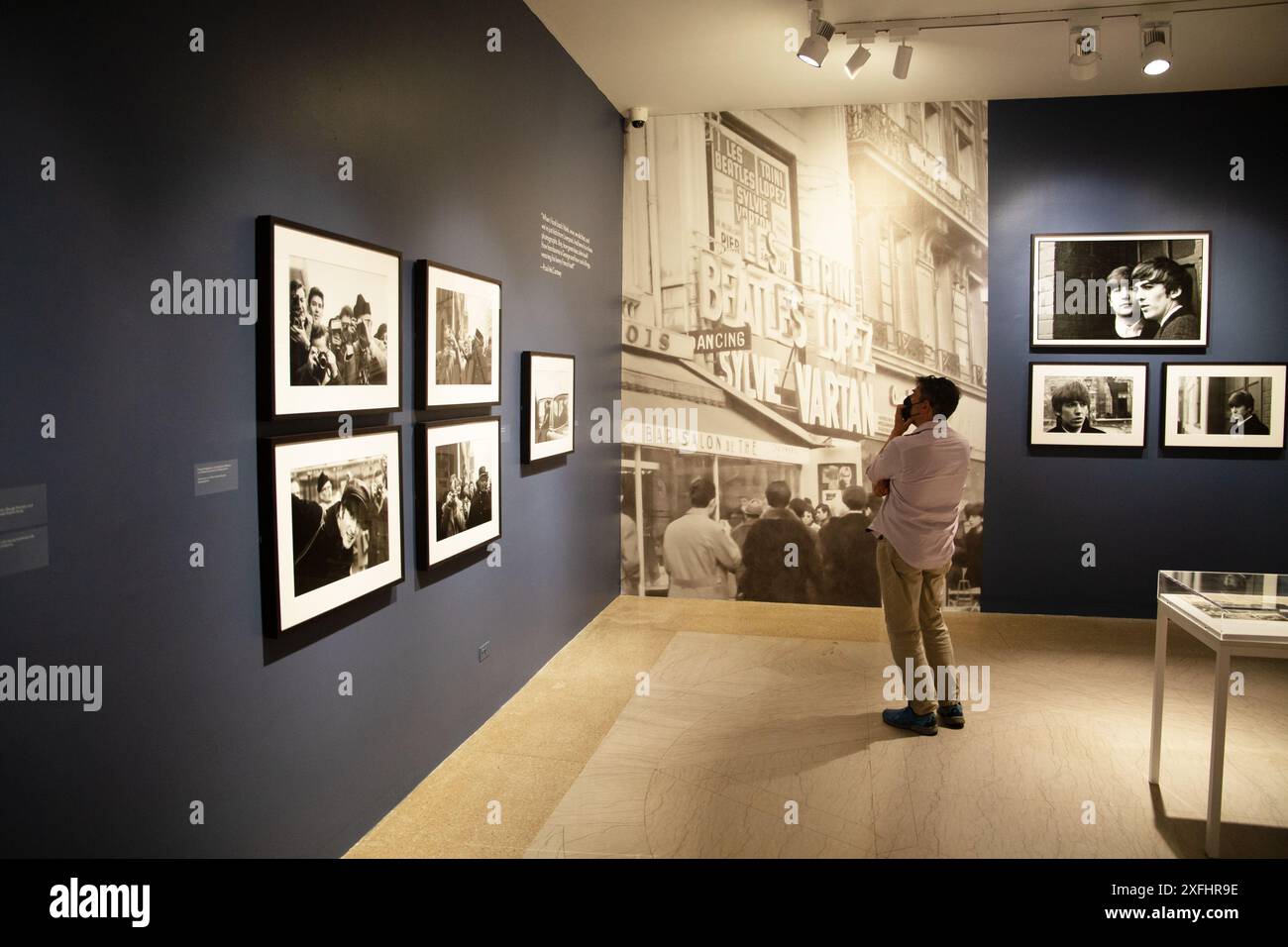 Une vue des objets exposés au Brooklyn Museum à New York. Paul McCartney photographie 1963–64 : Eyes of the Storm. Banque D'Images