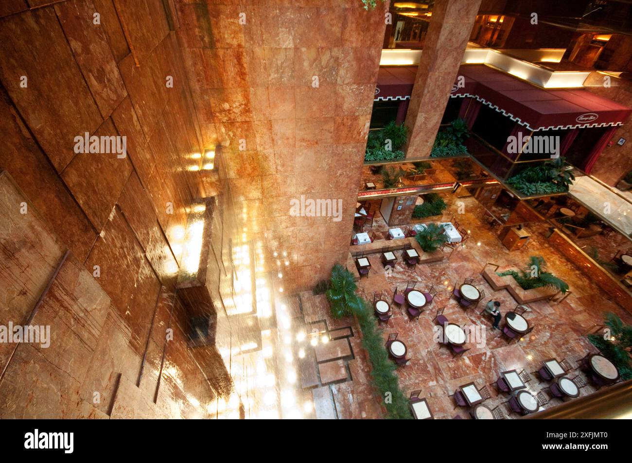 Usa, New York City, Manhattan, 5e Avenue, Trump Tower Atrium Banque D'Images