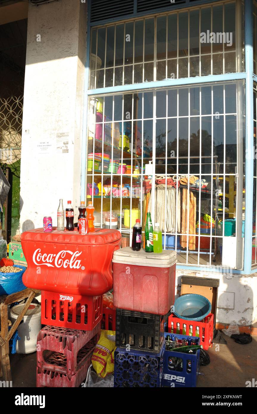 General Store, Maputo, Mozambique - le magasin qui vend tout Banque D'Images